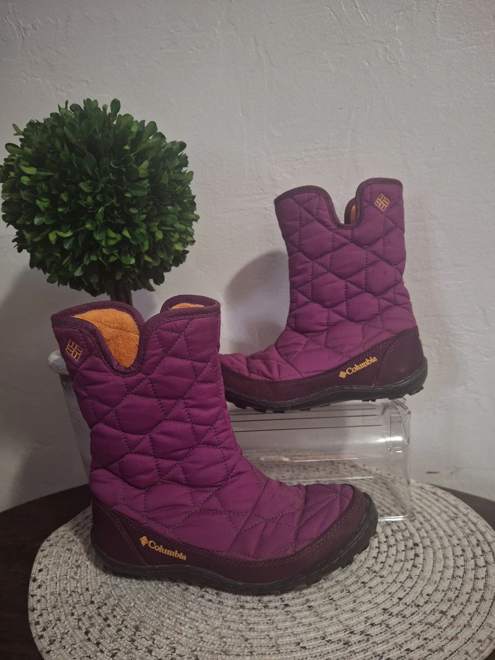 Kid's Columbia Quilted Purple Winter Boots Size 2.